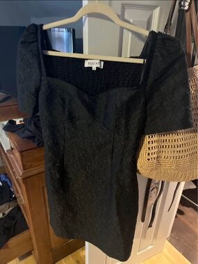 Elliat Feminise dress